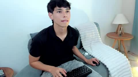 Snapshot of jacob_colliins chatting on 06-01-26, 03:52 jacob_colliins online show from 06-01-26, 03:52