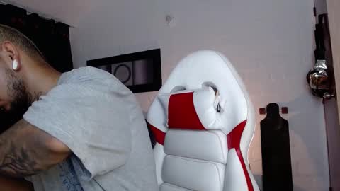 Michael Caicedo online show from 02-08-25, 04:03