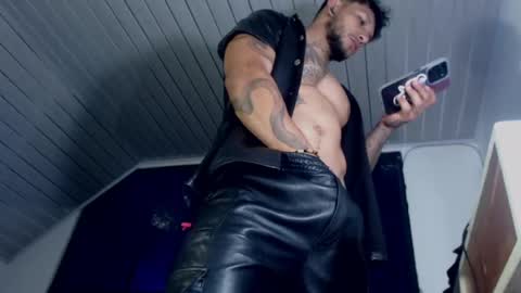 Michael Caicedo online show from 05-26-26, 03:57