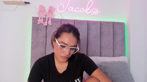 Snapshot of jacobss_gh chatting on 02-01-25, 02:05 JACOBSS online show from 02-01-25, 02:05