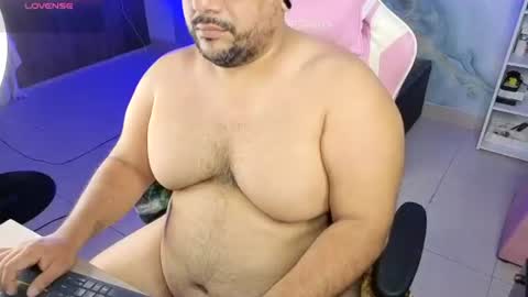 Snapshot of jacoob_woods chatting on 07-18-26, 10:08 daddy sir master bear online show from 07-18-26, 10:08