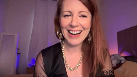 Snapshot of jade_slade chatting on 06-10-26, 02:45 Jade Slade online show from 06-10-26, 02:45