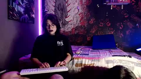 Snapshot of jadepoarch chatting on 04-09-26, 06:19 Alex and Venus online show from 04-09-26, 06:19