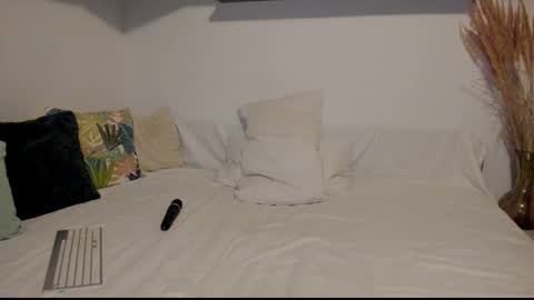 elena online show from 12-19-25, 02:51