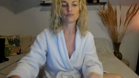 Snapshot of jadore_able82 chatting on 07-05-26, 01:34 elena online show from 07-05-26, 01:34