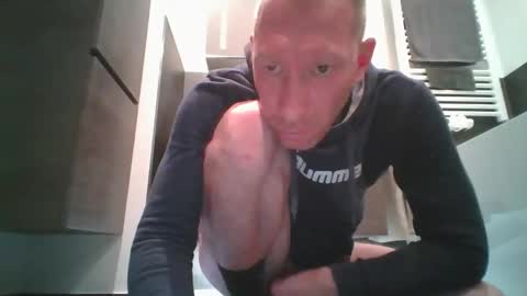 jak_81 online show from 12-19-25, 05:53