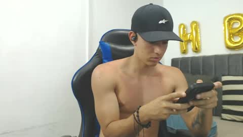 Hi guys im new 3 online show from 05-20-26, 10:38