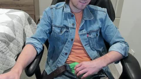 jakesnake442 online show from 02-19-25, 04:01