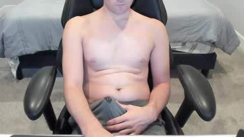 jakesnake442 online show from 04-12-26, 03:11