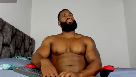 Snapshot of james_bbcmuscle chatting on 03-08-26, 05:06 James BBC online show from 03-08-26, 05:06