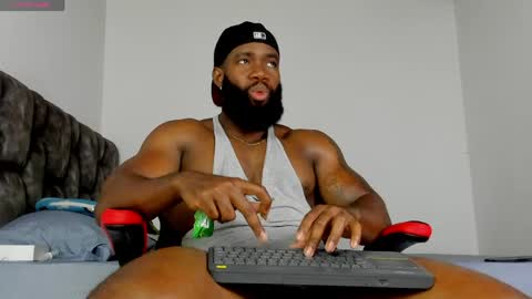 Snapshot of james_bbcmuscle chatting on 04-06-26, 08:10 James BBC online show from 04-06-26, 08:10