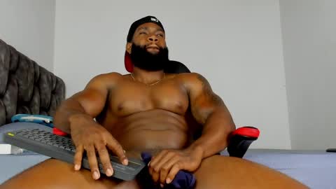 Snapshot of james_bbcmuscle chatting on 04-08-26, 01:49 James BBC online show from 04-08-26, 01:49