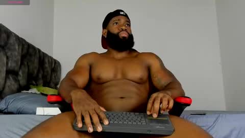 Snapshot of james_bbcmuscle chatting on 04-12-26, 06:13 James BBC online show from 04-12-26, 06:13