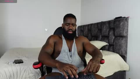 Snapshot of james_bbcmuscle chatting on 06-10-26, 10:08 James BBC online show from 06-10-26, 10:08