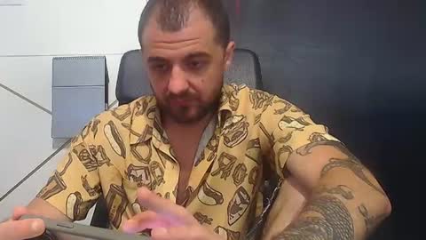 Snapshot of jamesmyersx chatting on 06-25-26, 05:56 JamesMyers online show from 06-25-26, 05:56