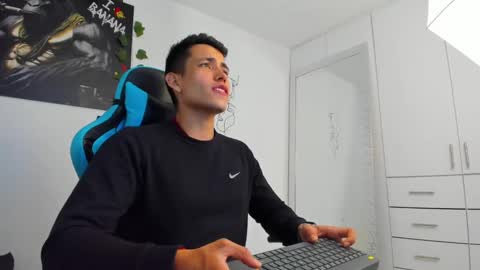 Jamess hott online show from 12-18-24, 01:45