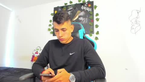 Jamess hott online show from 12-24-24, 02:54