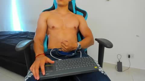 Jamess hott online show from 01-18-25, 04:53