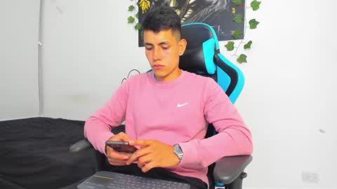 Jamess hott online show from 01-27-25, 12:12