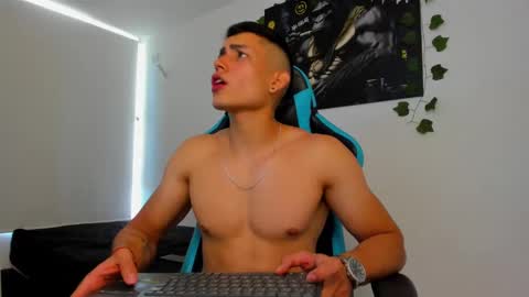 Jamess hott online show from 01-30-25, 03:08