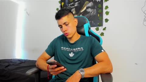 Jamess hott online show from 02-01-25, 01:51