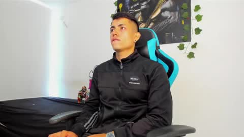 Jamess hott online show from 02-05-25, 01:44