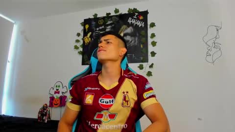 Jamess hott online show from 02-07-25, 01:22