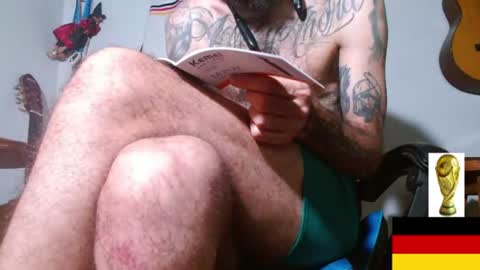 Snapshot of jammes_owen chatting on 06-21-26, 06:05 Jammes. online show from 06-21-26, 06:05