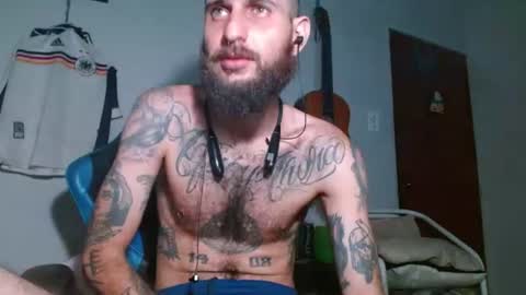 Snapshot of jammes_owen chatting on 06-25-26, 10:58 Jammes. online show from 06-25-26, 10:58