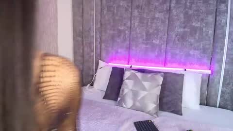 janedaviss online show from 05-18-26, 07:41