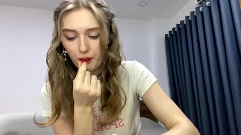 Janie online show from 04-13-26, 04:23