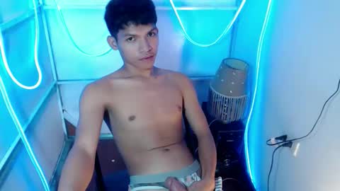 janlloyd04 online show from 03-10-26, 02:22