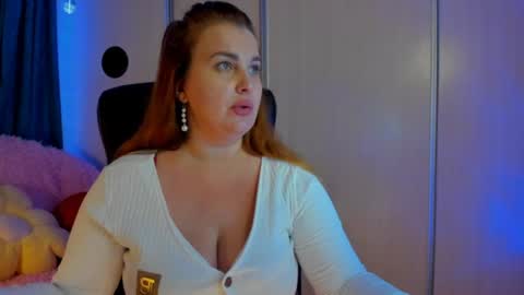 Snapshot of jansylines chatting on 07-19-26, 02:43 JansyLines online show from 07-19-26, 02:43