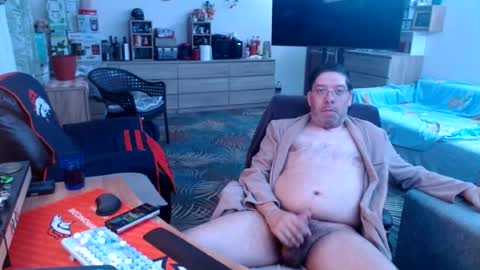 Snapshot of jasmarks2000 chatting on 07-09-26, 06:56 JasMarks online show from 07-09-26, 06:56