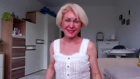 Jasmin room for people 40 online show from 05-22-26, 01:17