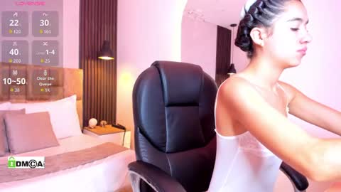 Snapshot of jasmin_adams chatting on 06-18-26, 11:58 Jasmin online show from 06-18-26, 11:58