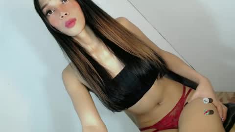 Snapshot of jasmine_on_live chatting on 06-27-26, 02:05 CUTE JANNA online show from 06-27-26, 02:05