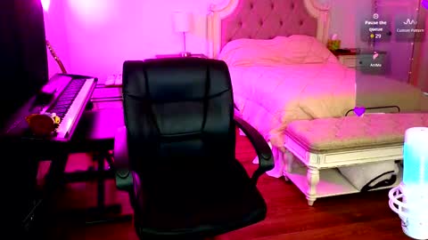 Snapshot of jasminewinters chatting on 02-08-26, 12:30 Jasmine Winters online show from 02-08-26, 12:30