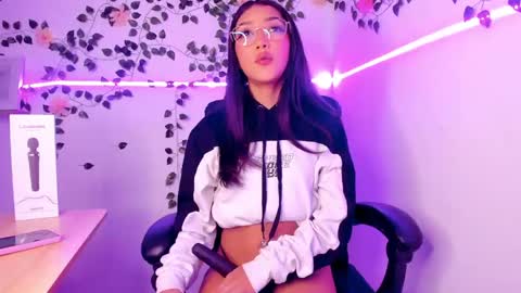 Snapshot of jaulyn_18 chatting on 04-17-26, 04:21 Jaulyn online show from 04-17-26, 04:21