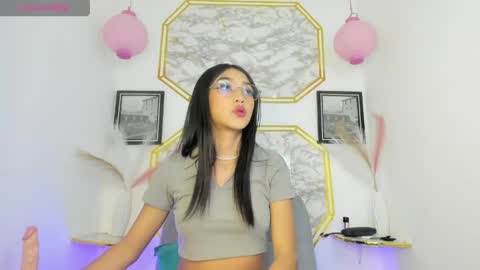 Snapshot of jaulyn_18 chatting on 05-26-26, 12:23 Jaulyn online show from 05-26-26, 12:23