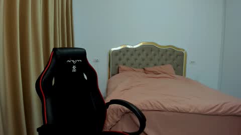  Javi  online show from 10-22-25, 07:24