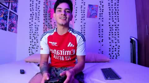 Jax and Jinx online show from 04-08-26, 02:00
