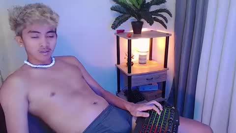 jaysee_hugecox online show from 05-03-26, 02:23