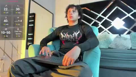 Snapshot of jaytaylorr chatting on 06-23-26, 11:30 Jay Taylor online show from 06-23-26, 11:30