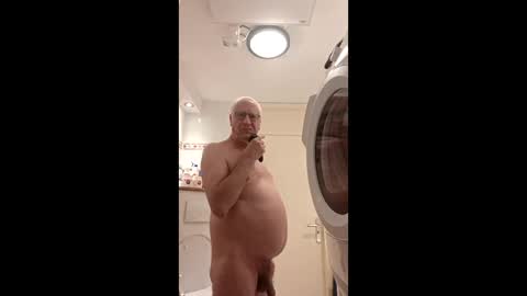 Snapshot of jdegroot056 chatting on 06-02-26, 05:53 Daddy J online show from 06-02-26, 05:53
