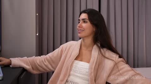 Bianca online show from 10-09-25, 08:18