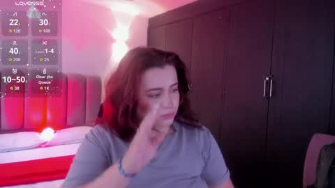 Snapshot of jeannewilliams_ chatting on 06-07-26, 12:42 Jeanne Williams online show from 06-07-26, 12:42