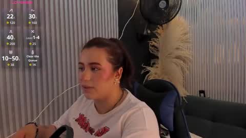 Snapshot of jeannewilliams_ chatting on 06-12-26, 11:53 Jeanne Williams online show from 06-12-26, 11:53