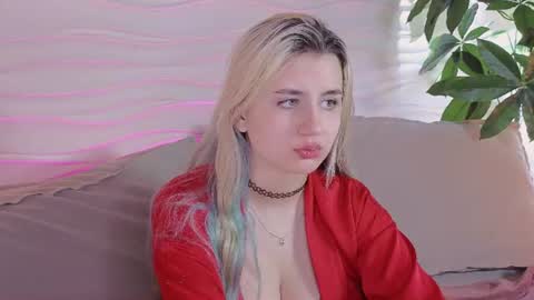 Snapshot of jeantony chatting on 06-17-26, 12:18 Barbara online show from 06-17-26, 12:18