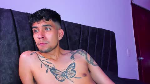 Snapshot of jei_cox chatting on 11-07-25, 11:43 jei online show from 11-07-25, 11:43